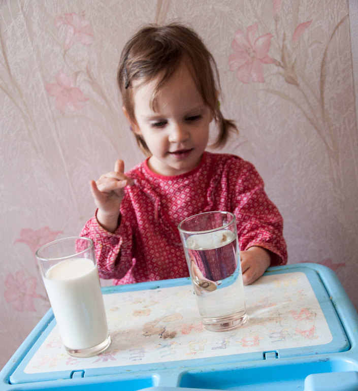 Экспериментальные четверги: дождик, исчезающие вещи, поем с бутылками