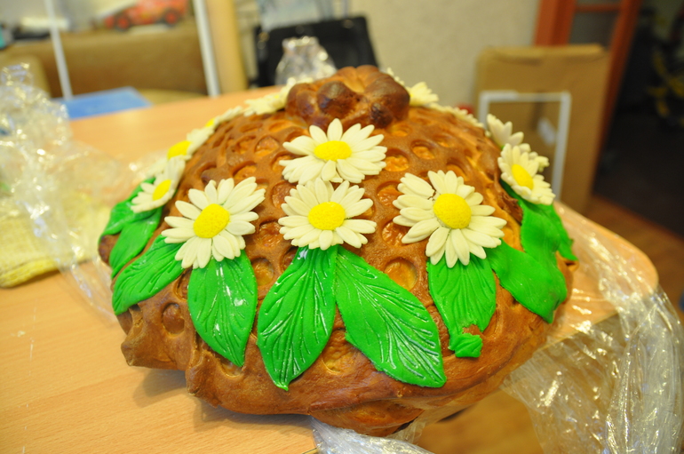 Каравай с ромашкой