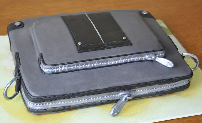 "Сумка для ноутбука" тортик для мужа на работу.