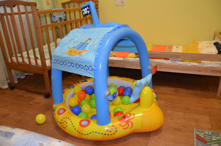 Надувной бассейн