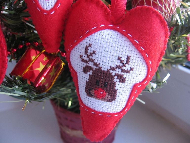 Красно-белое