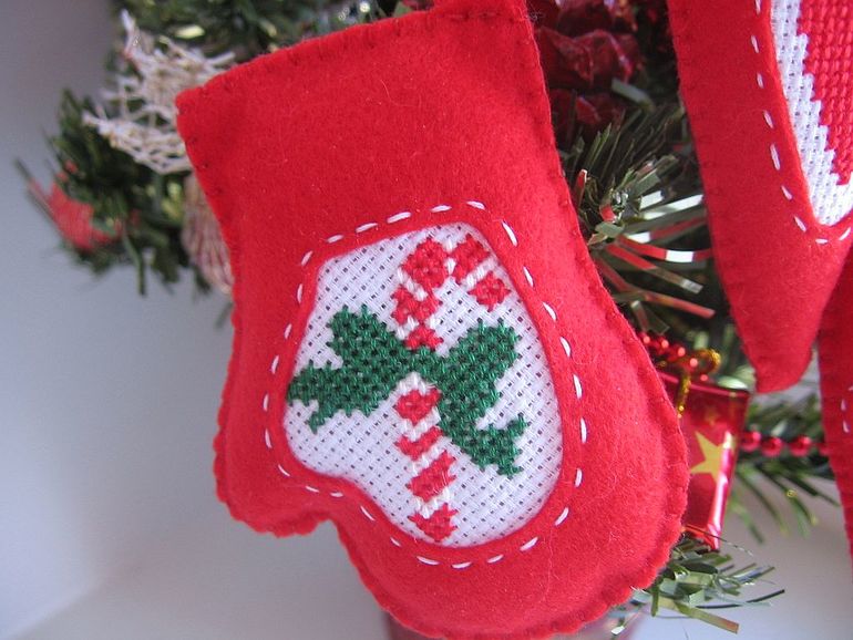 Красно-белое