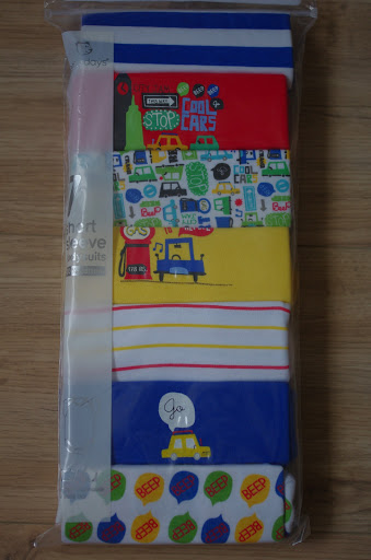 Комплекты боди и слипов EARLY DAYS (Англия) по 850 руб. Высылаю почтой в другие регионы.