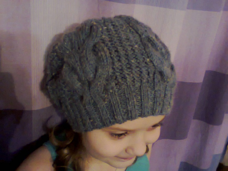 Шапка женская ручной работы продам или свяжу на заказ.