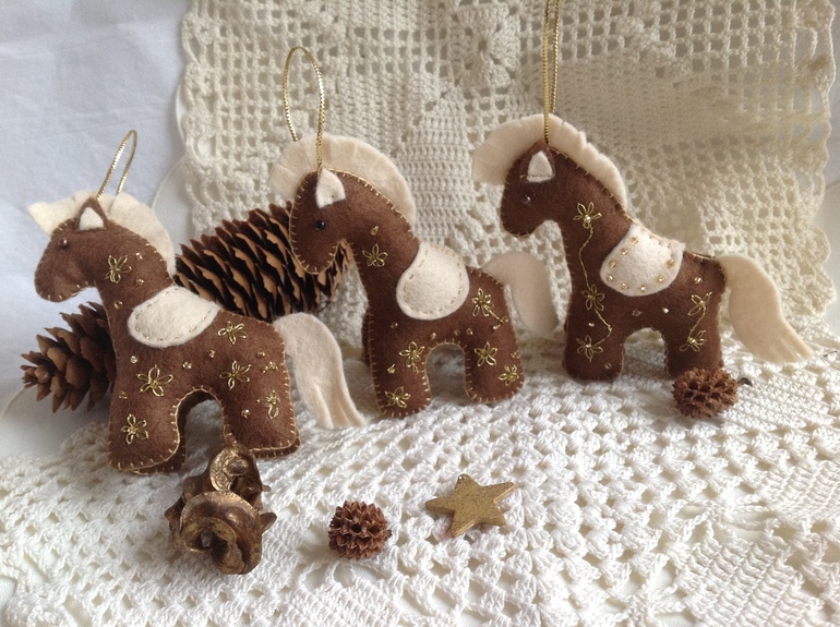 Подарки к Новому Году, ручная работа, игрушки из фетра, декупаж!