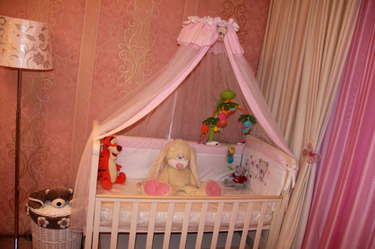 Ура,привезли нашу кроватку!немного фото)