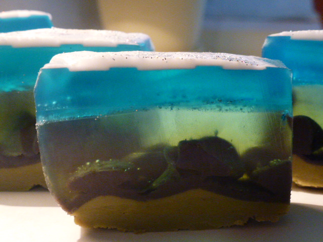 Замерзший пруд