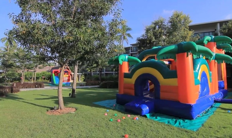 ТАЙЛАНД. о. Пхукет. Holiday Inn Resort Phuket Mai Khao Beach 4*