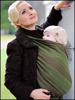 Носим зимой в слинге!