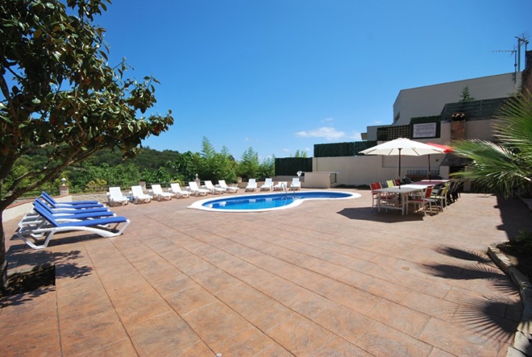 Вилла-замок на 18 человек на побережье Коста Брава, в LLORET DE MAR.