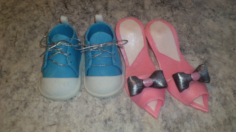 На годик с кедами)