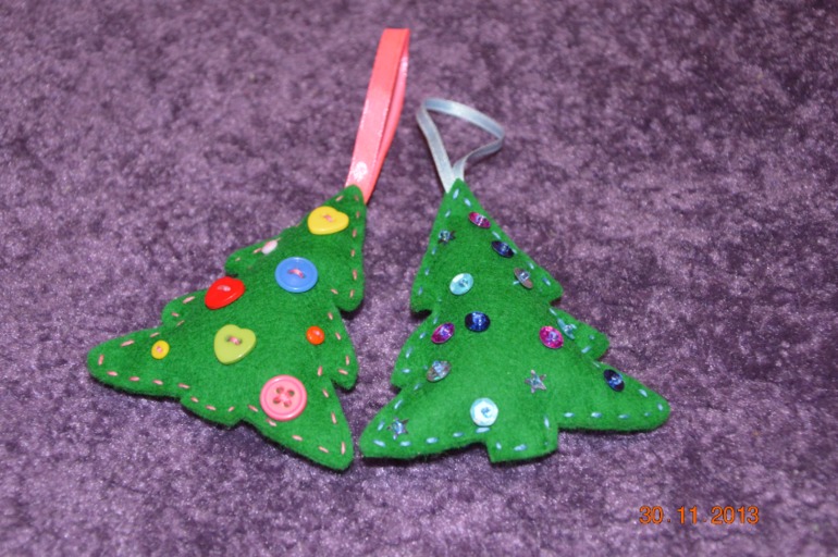 Новогодние игрушки из фетра. Первые пробы
