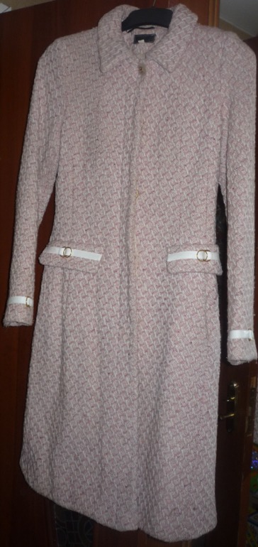 Верхняя одежда женская б/у 38-42р. Состояние хорошее, экв. низкие.