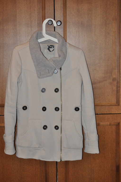 Отдам куртку-пальто на девушку. Размер M 28 м. Ясенево