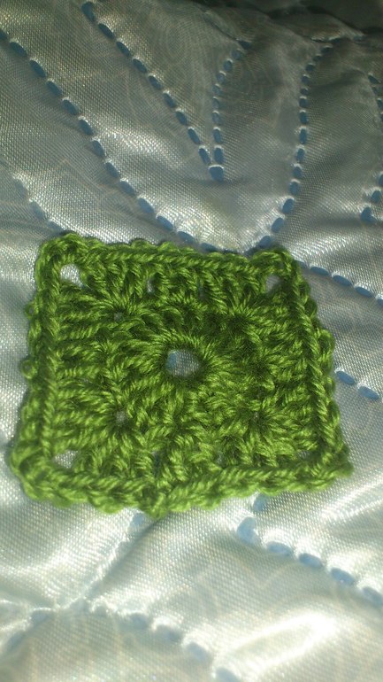 Зеленый пледик в коляску