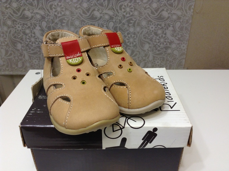 Продаю новые кожаные ботинки Riddlekids, размер 21, 500 руб. Только самовывоз м.Нахимовский проспект.