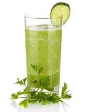 Как правильно пить огуречный сок от отеков?