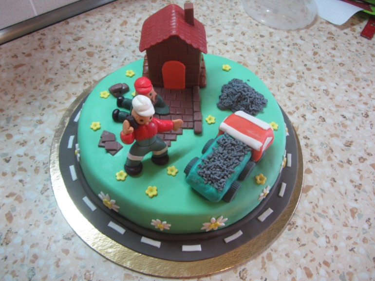 Мои третий торт, с фигурками