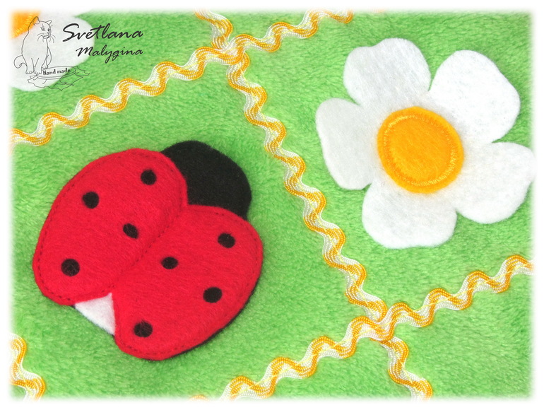 Божьи коровки на лугу (крестики-нолики для детей)