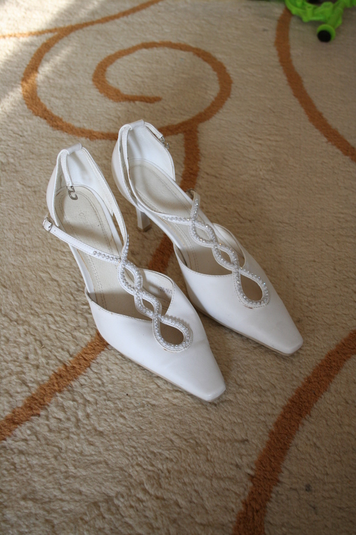 Отдам в дар киот и православные книги