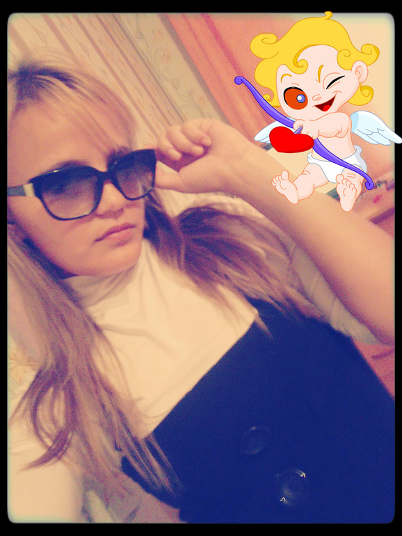 Какой цвет волос мне больше подходит???И стоит ли так коротко стричь волосы?