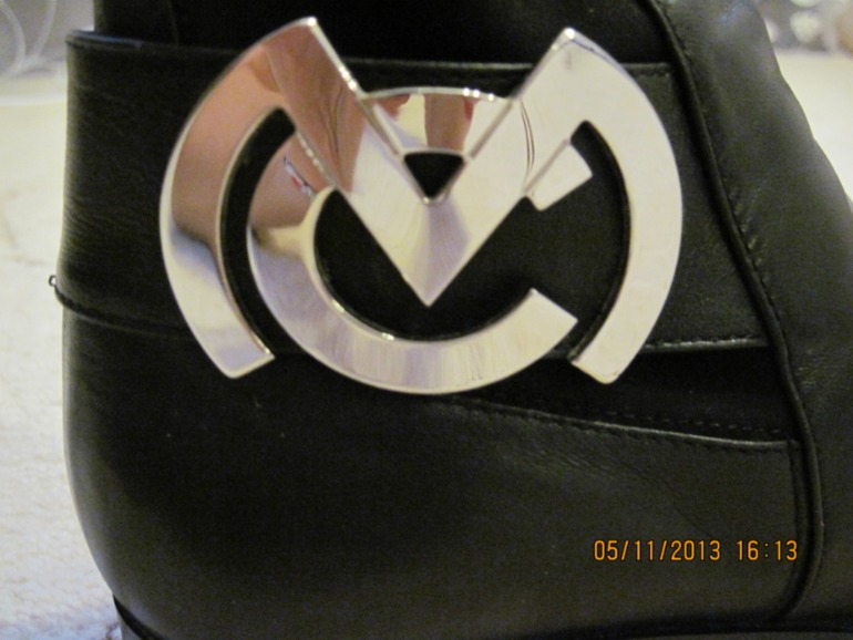 Сапоги CERUTTI р.37 оригинал, кожа+текстиль на узкую ногу. 3 500 руб, покупала за 17 500. Отправлю почтой, я из региона (г.Пермь)