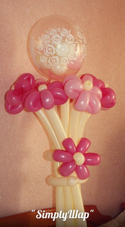 Фигуры из шаров для выписки из роддмома!