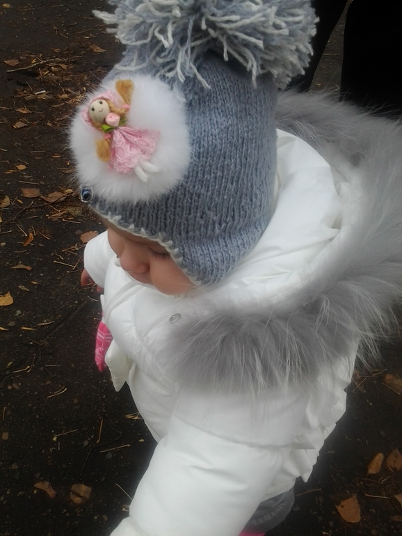 связала шапочку