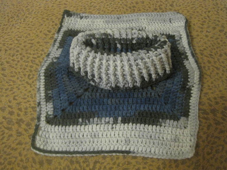 Манишка-отличная альтернатива шарфику.