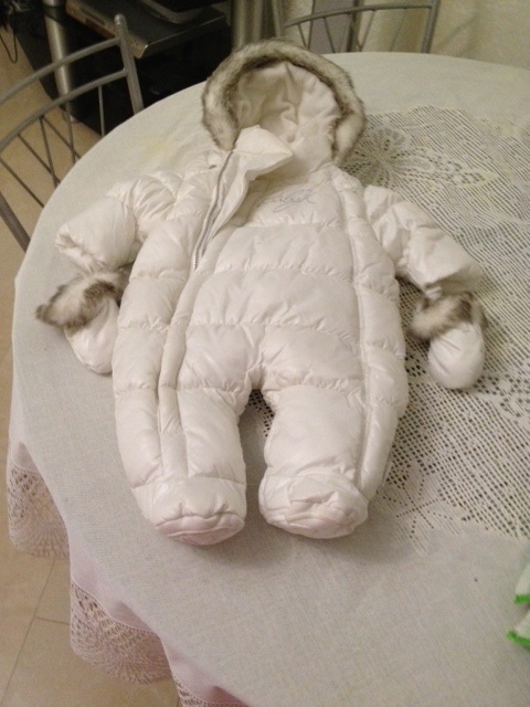 ПРодам комбинезон Baby K белый от нуля до 9 мес