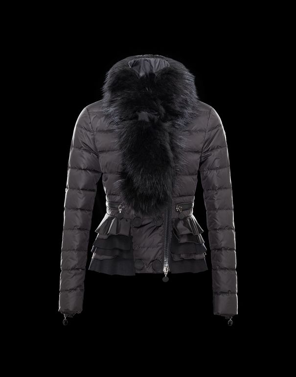 ОЧЕНЬ хочу себе такую куртку не оригинал.Кто-нибудь видел или может помочь???