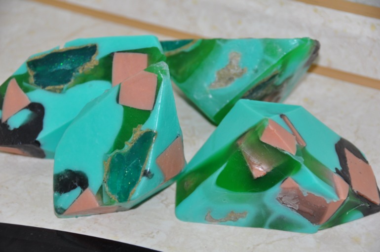 мыльные камушки