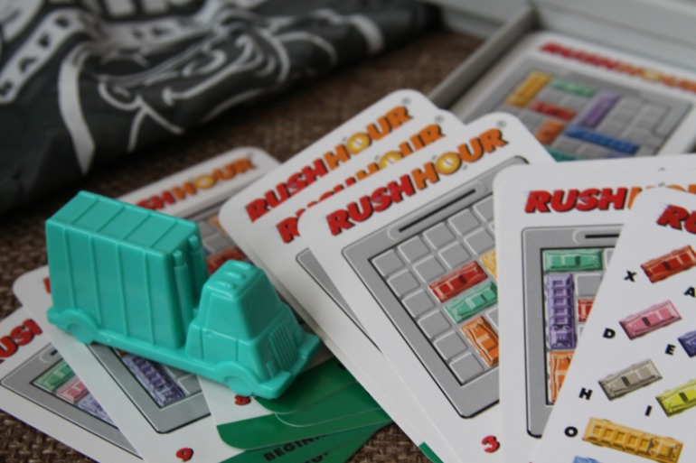 Игра для мальчишек - маленьких и не очень :)