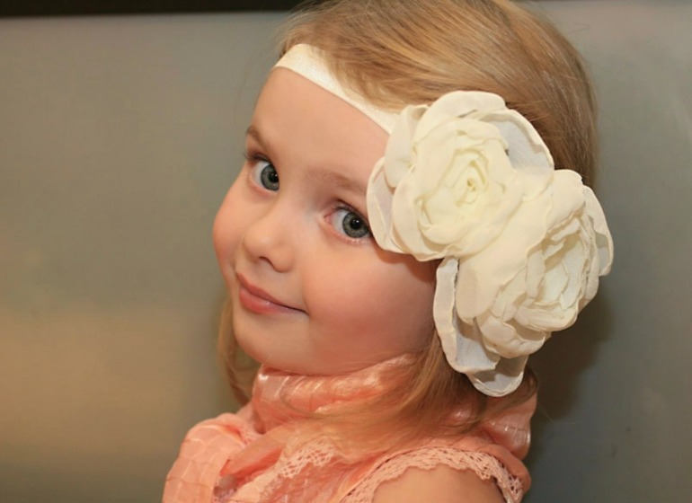 Украшения-цветочки для маленьких принцесс!