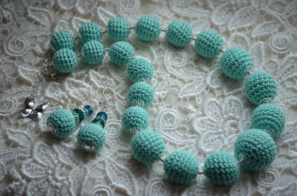 Очаровательные бусики цвета Тиффани