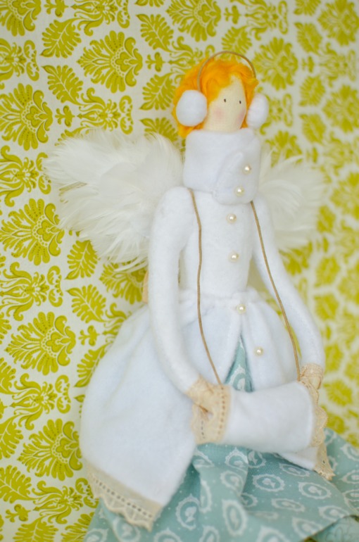 Тильда на коньках