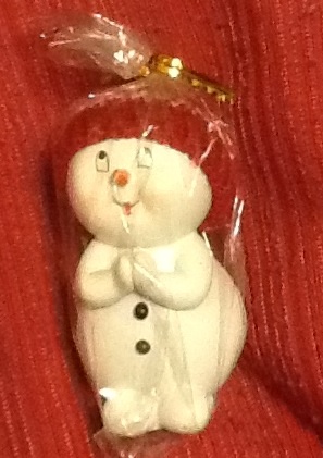 Снова к нам стучится-Новый год!