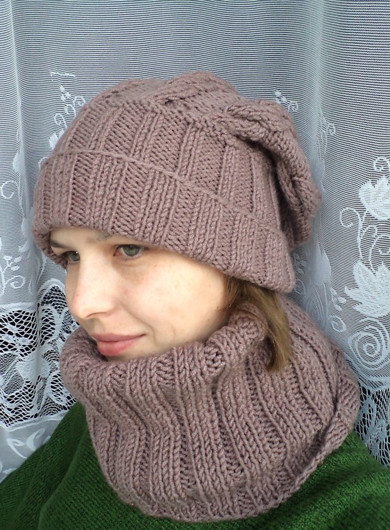 комплект шапка-колпак с косами и шарф-труба