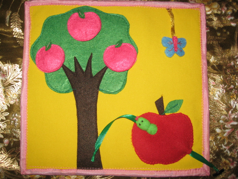 Первая книжка развивашка из фетра