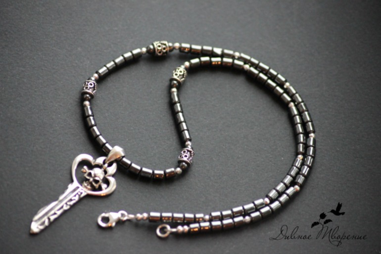 Украшения из гематита..