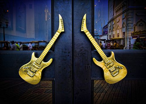 Необычные дверные ручки