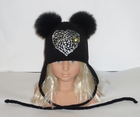 Шапочки с мех помпонами, детские и взрослые, итальянский меринос, машинная и ручная вязка на заказ