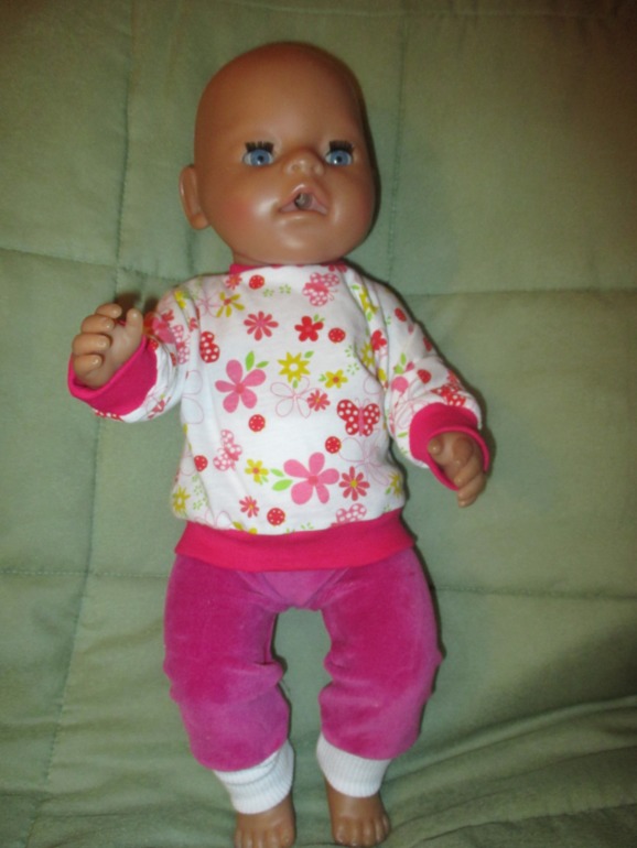 Кто сможет сшить и связать для куклы?