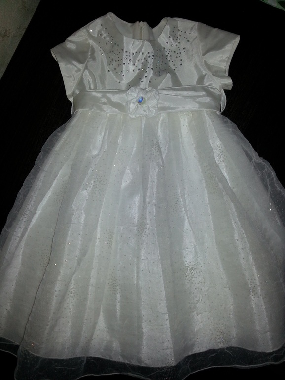 Нарядное платье фирмы Daga рост 98см 2800 руб.