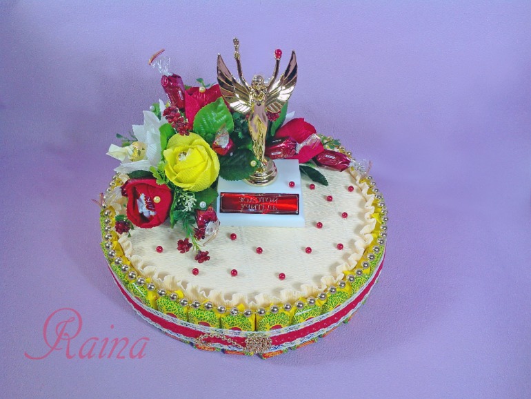 Композиции/букеты из конфет ко Дню учителя.