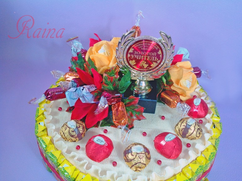 Композиции/букеты из конфет ко Дню учителя.