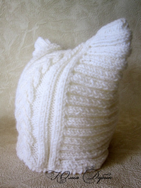 Чёрная и белая....котошапки....