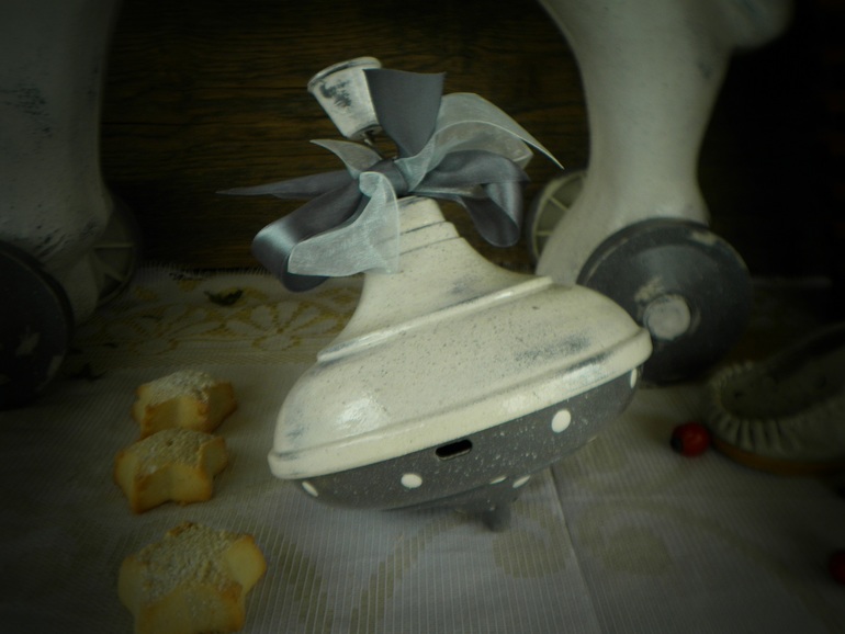 "Купила мама коника..."