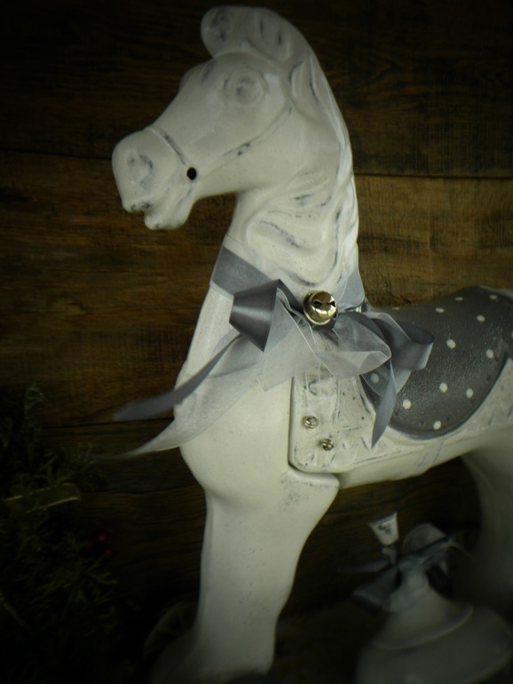 "Купила мама коника..."