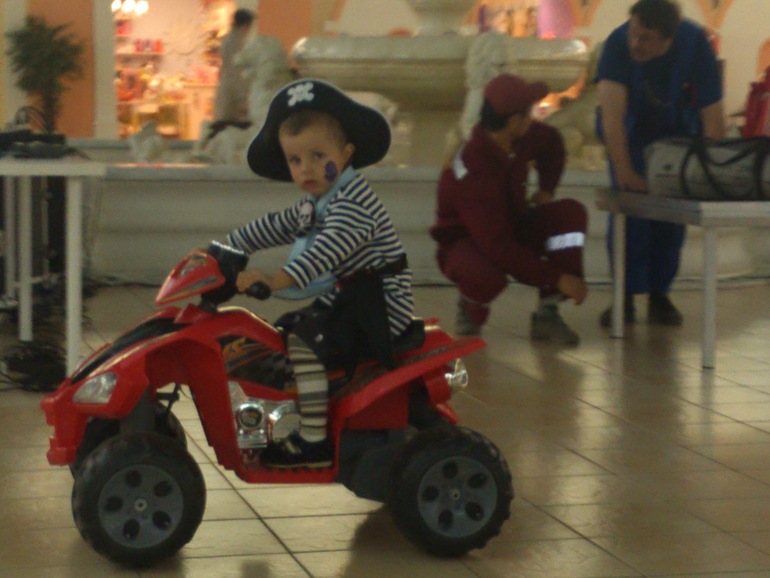 Нужен коллективный разум по костюмам!